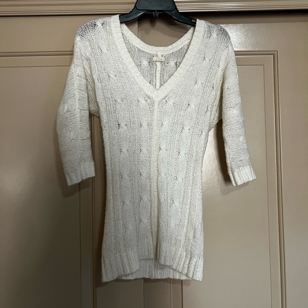 Aerie half sleeve white sweater never has been worn women’s size XS